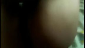 A mela le encanta gemir