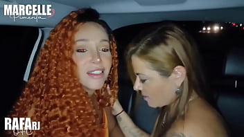 Isso marido come o cu dessa putinha enquanto eu fico aqui vendo!