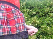 Essayage de fringues de femmes dehors !