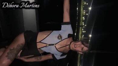 Ele merece uma multa ! Por ser tão gostoso e encher minha boca de leite