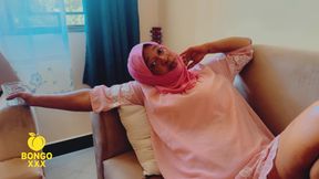 Beautiful Mature British Hijab Muslim MILF Can Handle a BBC