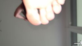 Giantess Alisa POV - single person domination