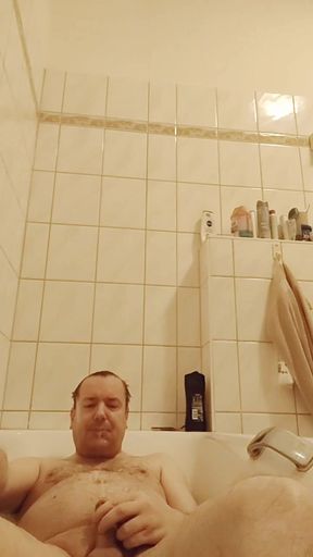 Self-pissing in the mouth