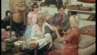 Puta vintage se lo mete hasta el fondo del culo