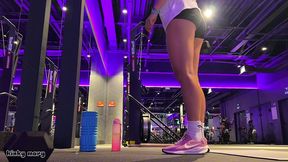forbidden gym bathroom ritual - yellow piss & climax