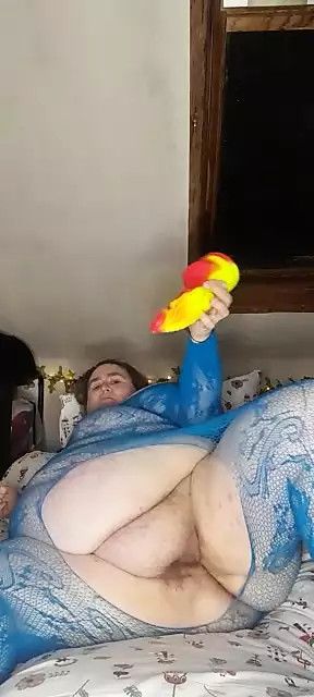 TheLady try's out her new dildo 3