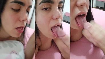I sucked, sucked and in the end I got your sweet milk... I love sucking a very hard and soft cock, I feel fulfilled when I make the man relieve himself in my little mouth