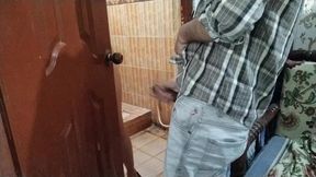 HOT SEXY GIRL NADIA FUCKED THE DELIVERY GUY DURING SHOWER ON VALENTINE&amp;#039;S DAY