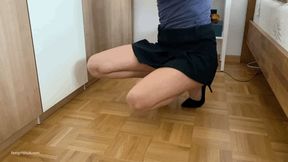 KNEELING IN HIGH HEELS AND MINISKIRT - MP4 Mobile Version