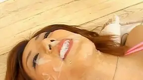 Chupando Como Profesional - El Oral Asiático Termina en Un Facial Explosivo