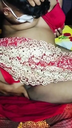 desi vhabi hard fucking and Dirty talking with her boyfriend.   Clip 1
