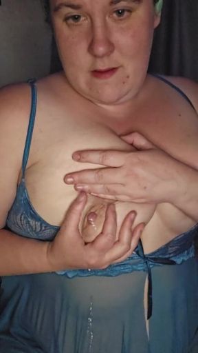 Squeezing Breast Milk Out of Stepmama's Big Tits, Drink up Baby
