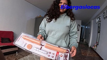Probando por primera vez la doble penetracion, quise probar que se siente que me penetren con dos penes a la vez y me encanto.