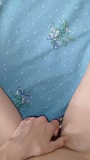Hot Lesbian Masturbation Threesome with Simultaneous Orgasms