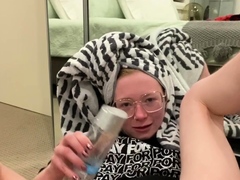 Large amateur cam woman uses two of her toys to masturbate