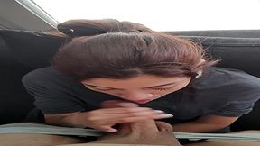 le doy una limpieza de polla en p&uacute;blico desde el balc&oacute;n