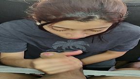 le doy una limpieza de polla en p&uacute;blico desde el balc&oacute;n