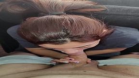 le doy una limpieza de polla en p&uacute;blico desde el balc&oacute;n