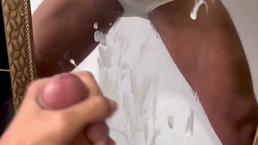 Gozando muito e falando putaria
