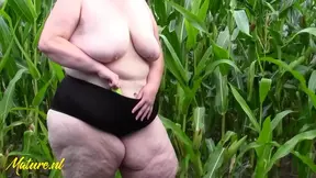 Curvy Tina Shows Off Hairy Ass While Playing Solo Outdoors Seductively