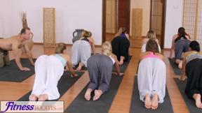 ”FitnessRooms Gym couple cant resist sex in the gym”