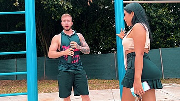 Flirting with my neighbor's young and muscular stepson to come to my house to fuck me, I am a latin MILF and I enjoy seducing strangers to fuck me and cover my face with cum