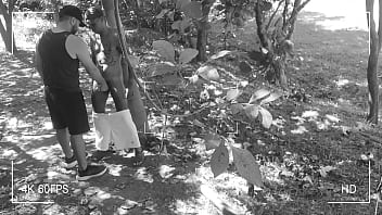 HETERO RECLAMOU QUE A ESPOSA NAO LIBERAVA O RABINHO ,ENTAO FOI NO PARQUE COMER UM