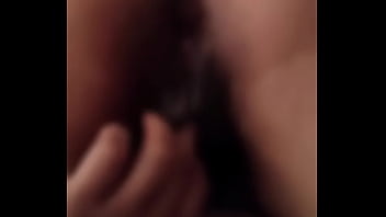 DETONANDO. El patr&oacute_n detona dentro de mi co&ntilde_o peludo y mojado. Me llena de semen hasta el fondo, seguro qued&oacute_ pre&ntilde_ada.