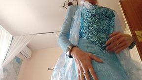 elsa queen of ice but not too much frozen