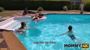 MOMMY4K. Mommy Does It Again