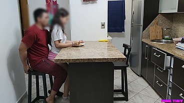 Viviendo con mi Linda Sobrina que Ya no puede Dejar La Polla de su Tio