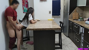 Viviendo con mi Linda Sobrina que Ya no puede Dejar La Polla de su Tio