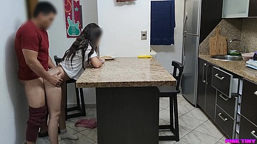 Viviendo con mi Linda Sobrina que Ya no puede Dejar La Polla de su Tio