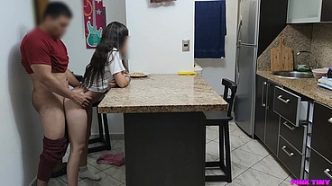 Viviendo con mi Linda Sobrina que Ya no puede Dejar La Polla de su Tio
