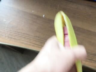 Сладко кончать в банан????????