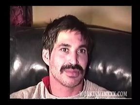 Amateur Mike Beating Off