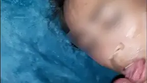 Mam� soltera me invita a su casa follamos y me saca toda mi leche