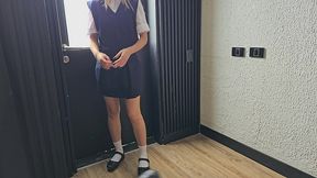 colegiala se delata que chupa polla cuando llega a casa con las rodillas enrojecidas