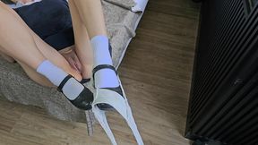 colegiala se delata que chupa polla cuando llega a casa con las rodillas enrojecidas