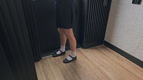 colegiala se delata que chupa polla cuando llega a casa con las rodillas enrojecidas