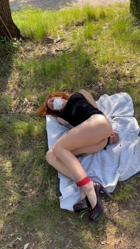 Lola - outdoors struggling
