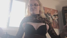 Dangling while bouncing breast