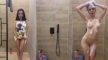 Shampoo play & tease