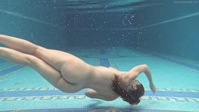 ”Sazan Cheharda on & underwater naked swimming”