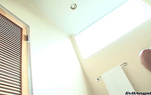 Brooklyn Lee vibrator fucks her perfect ass in the bathroom