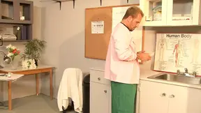 Perky-titted MILF Brooke Haven gets her pussy opened up