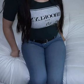 tremendous ass of my friend&#039;s girlfriend with tight jeans. real orgasm and creampie. She left my semen inside her pussy