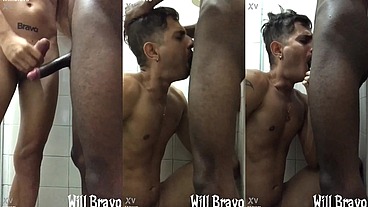 Pretinho gostoso que estava no trem comigo me levou pro banheiro da estação pra me botar pra mamar