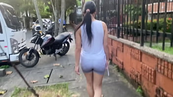 Mi vecina me env&iacute_a video caliente vini&eacute_ndose a chorros la tonta