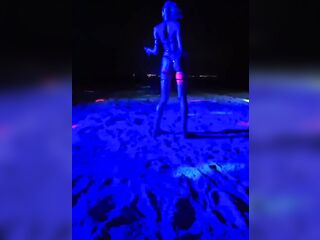 Check out my hot beach party outfit